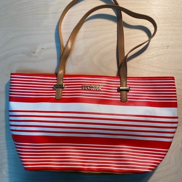 Kenneth Cole Reaction Purse (BU) - Picture 8 of 14